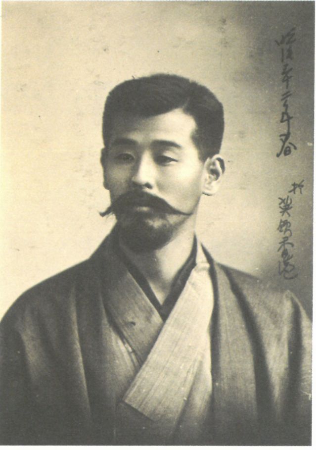 1-15、照片：1899年的梅屋莊吉留影.jpg