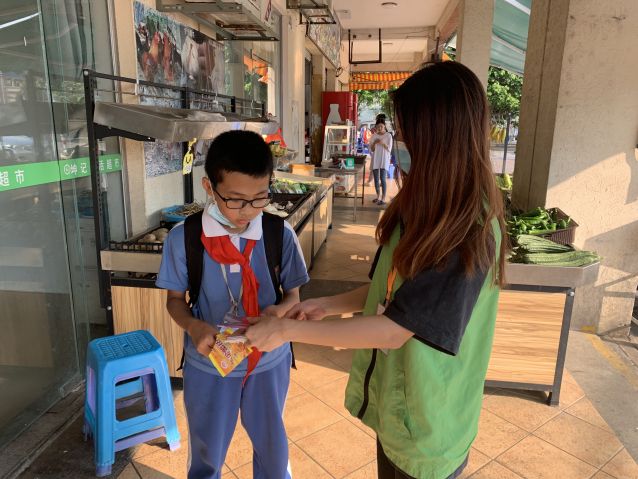 三鄉(xiāng)鎮(zhèn)開展“守護(hù)校園安全，護(hù)學(xué)禁毒兩不誤”宣傳活動(dòng)三鄉(xiāng)鎮(zhèn)開展“守護(hù)校園安全，護(hù)學(xué)禁毒兩不誤”宣傳活動(dòng)