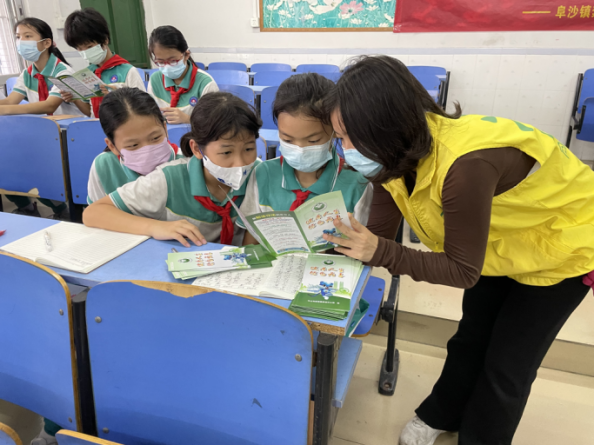 阜沙鎮(zhèn)禁毒信息〔2022〕第254期--【禁毒攻堅】“無毒青春，健康校園”—阜沙鎮(zhèn)開展禁毒宣傳進校園