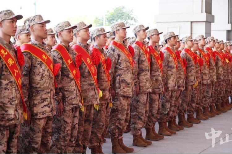青春披甲赴軍營！中山歡送數(shù)百新兵入伍